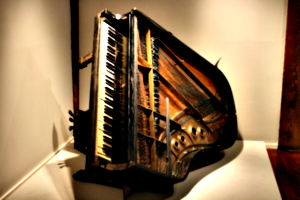 [picture: Fats Domino's Piano 1]