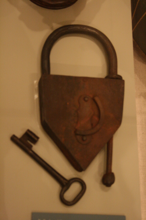 [Picture: Padlock and Key 1]