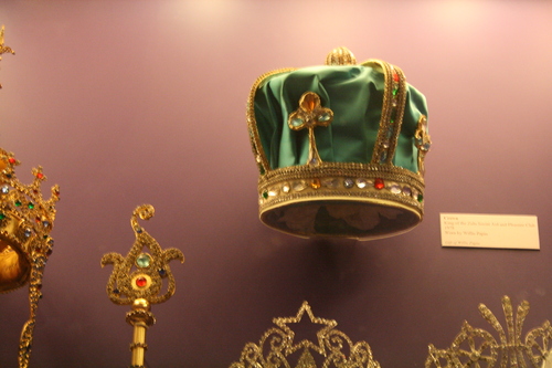 [Picture: Green Crown]