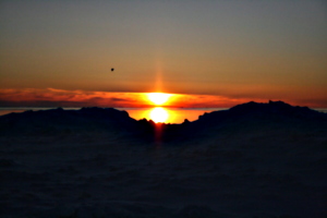 [picture: Winter Sunset over Lake Ontario 3]
