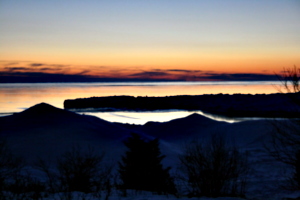 [picture: Sunset over a frozen Lake Ontario 2]