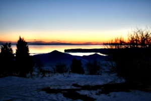 [picture: Sunset over a frozen Lake Ontario 4]