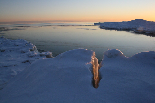 [Picture: Cleft in the ice 3]