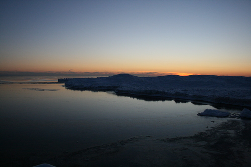 [Picture: Sunset at the shore in winter 2]