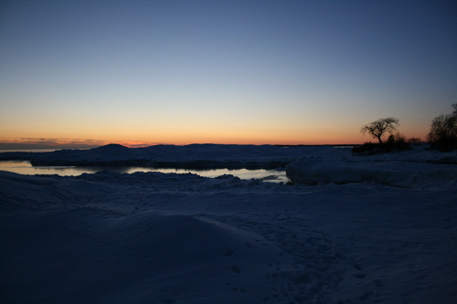 [Picture: Snowy shore at sunset 2]