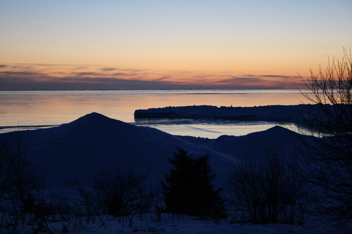 [Picture: Sunset over a frozen Lake Ontario 3]