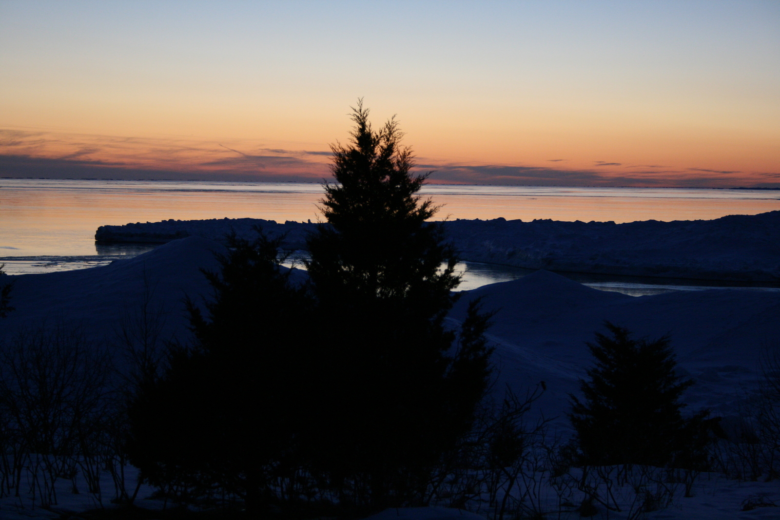 [Picture: Sunset over a frozen Lake Ontario 6]