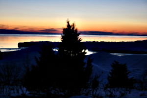 [Picture: Sunset over a frozen Lake Ontario 6]