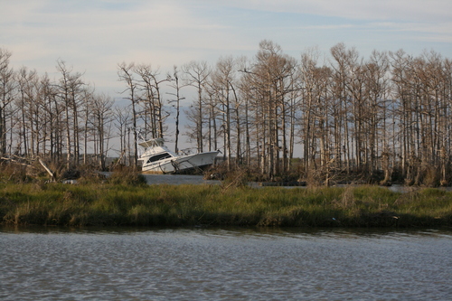 [Picture: Crashed boat 1]