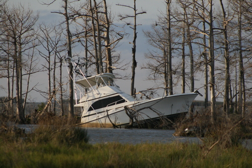 [Picture: Crashed boat 2]
