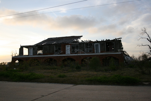 [Picture: Another ruined house 1]