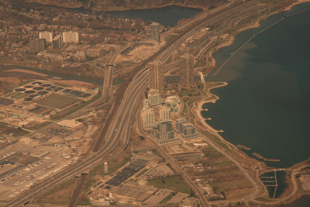 [Picture: Toronto from the air 5]