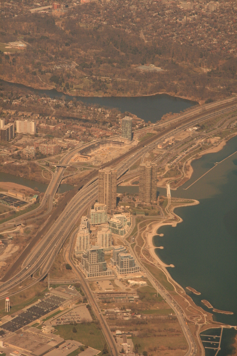 [Picture: Toronto from the air 6]