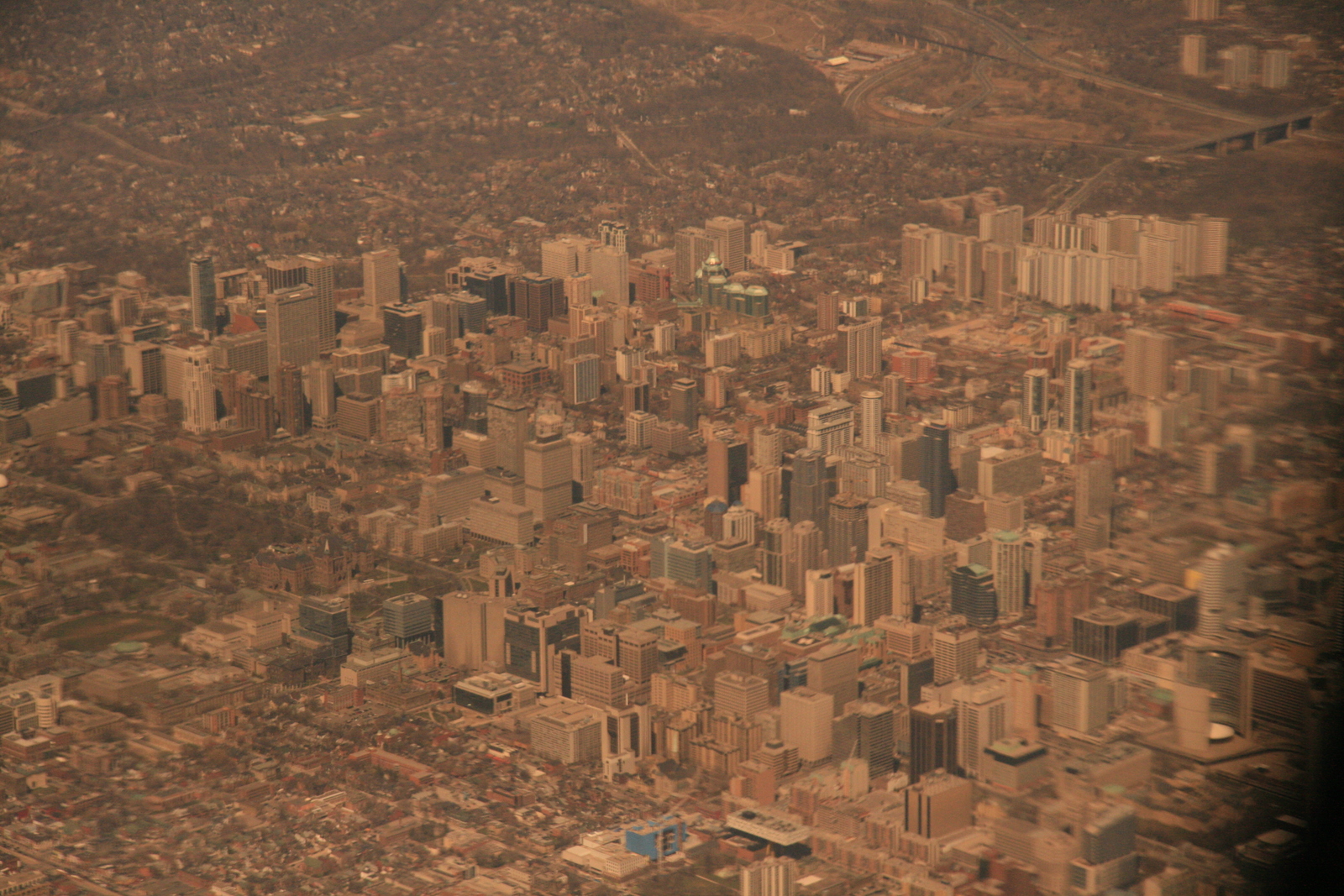 [Picture: Toronto from the air 11]