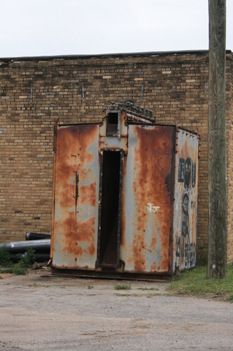 [Picture: Abandoned Metal Shed 2]