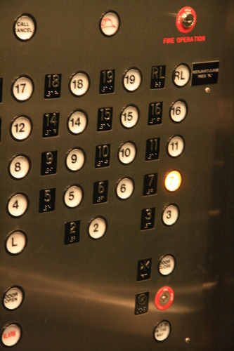 [Picture: Lift buttons 1]