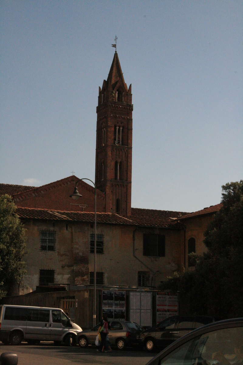 [Picture: A church tower in Pisa]