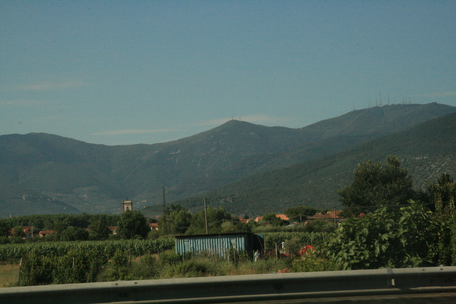 [Picture: On the way to S. Gimignano]