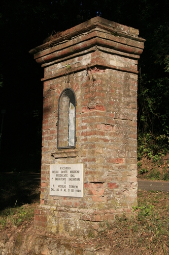 [Picture: Shrine to Mary 1]