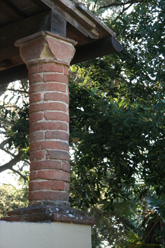 [Picture: Brick pillar]