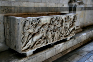 [picture: Sarcophagus 5: overview]