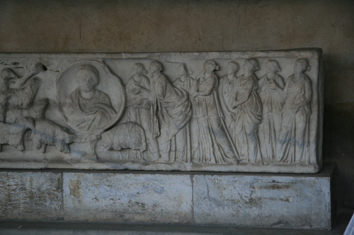 [Picture: Sarcophagus with Romans 1]