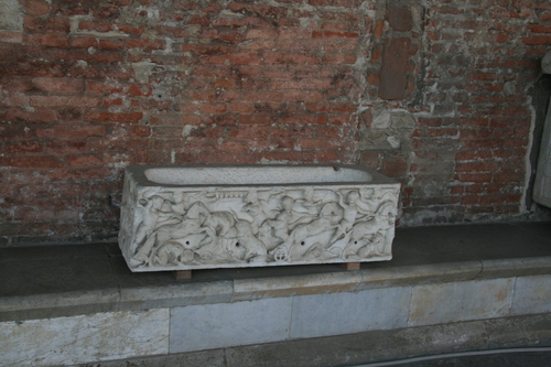 [Picture: A Roman child’s last resting-place 1]