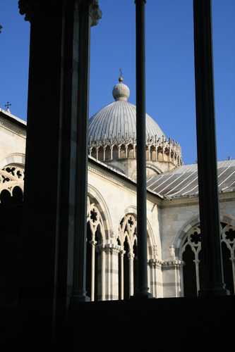 [Picture: The dome of the cemetary 1]