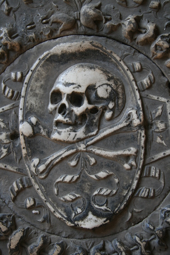 [Picture: Skull and Crossbones 1]