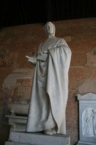 [Picture: Statue of Leonardo Fibonacci 7]