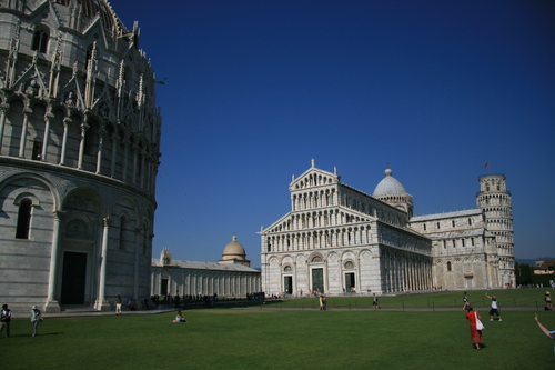 [Picture: Baptistry, Cemetary, Cathedral and Tower 1]