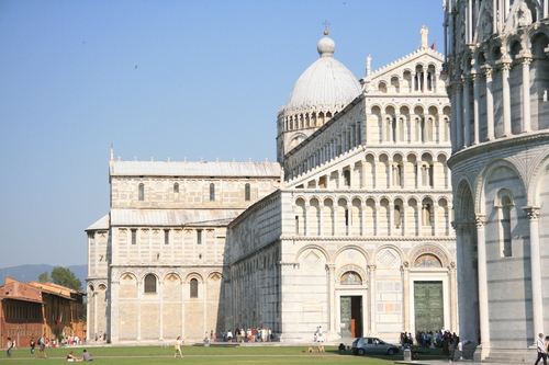 [Picture: Cathedral entrance]