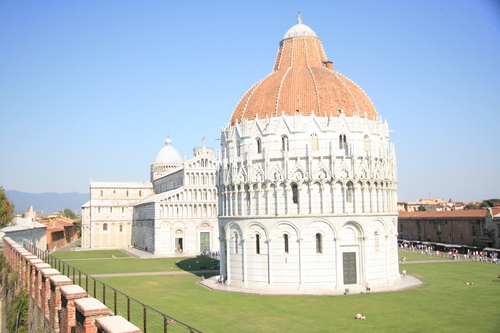 [Picture: Baptistry and Cathedral]