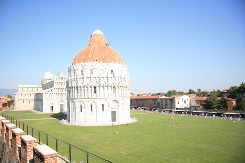 [Picture: Baptistry and Cathedral and Wall]