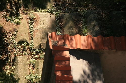 [Picture: Jewish Cemetary 30: More tombs]