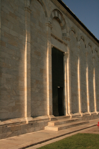 [Picture: Entrance to the cemetery 1]