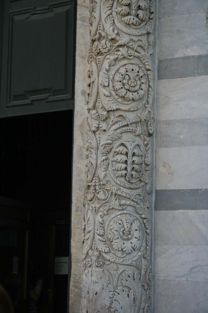 [Picture: Carved pillar (detail)]