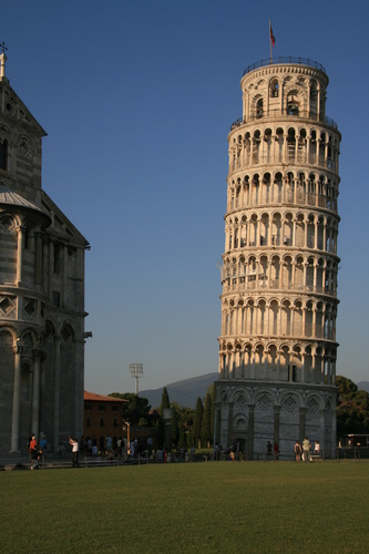 [Picture: The Leaning Tower of Pisa 2]