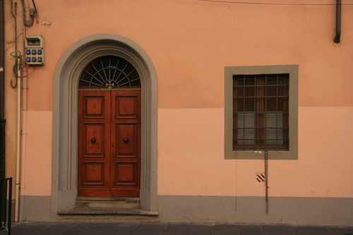 [Picture: Arched door]