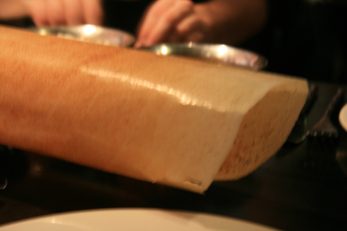 [Picture: Blurry giant dosai]