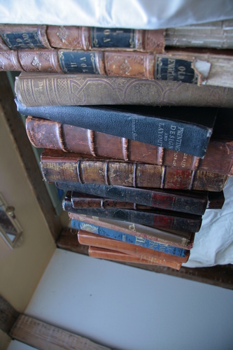 [Picture: Pile of old books N]