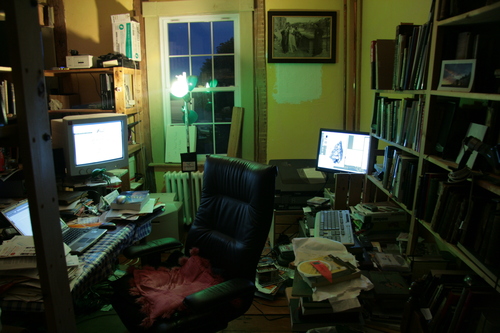 [Picture: Liam’s Untidy Office N]