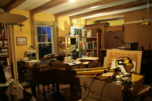 [Picture: Liam’s Untidy Office N]