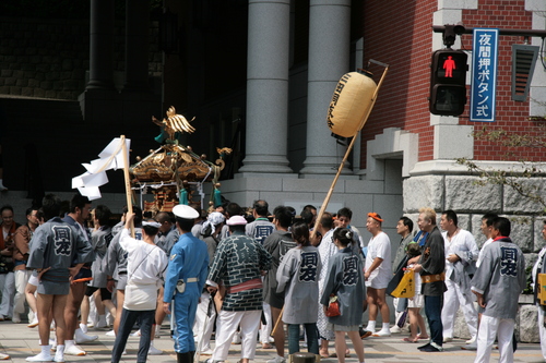 [Picture: Procession 3]