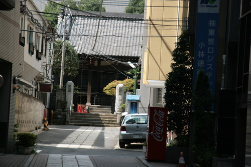 [Picture: Temple entrance]