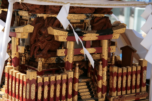 [Picture: Mikoshi closeup 1]