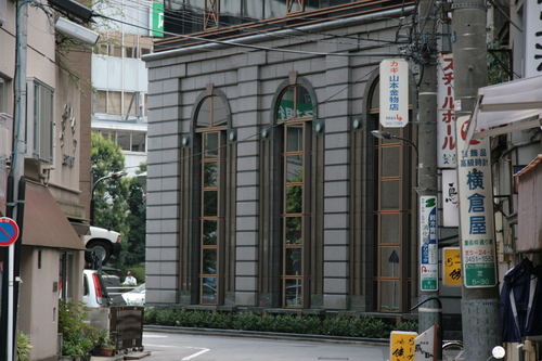 [Picture: Arched windows]