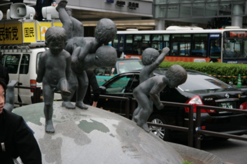 [Picture: Big square 4: statue]