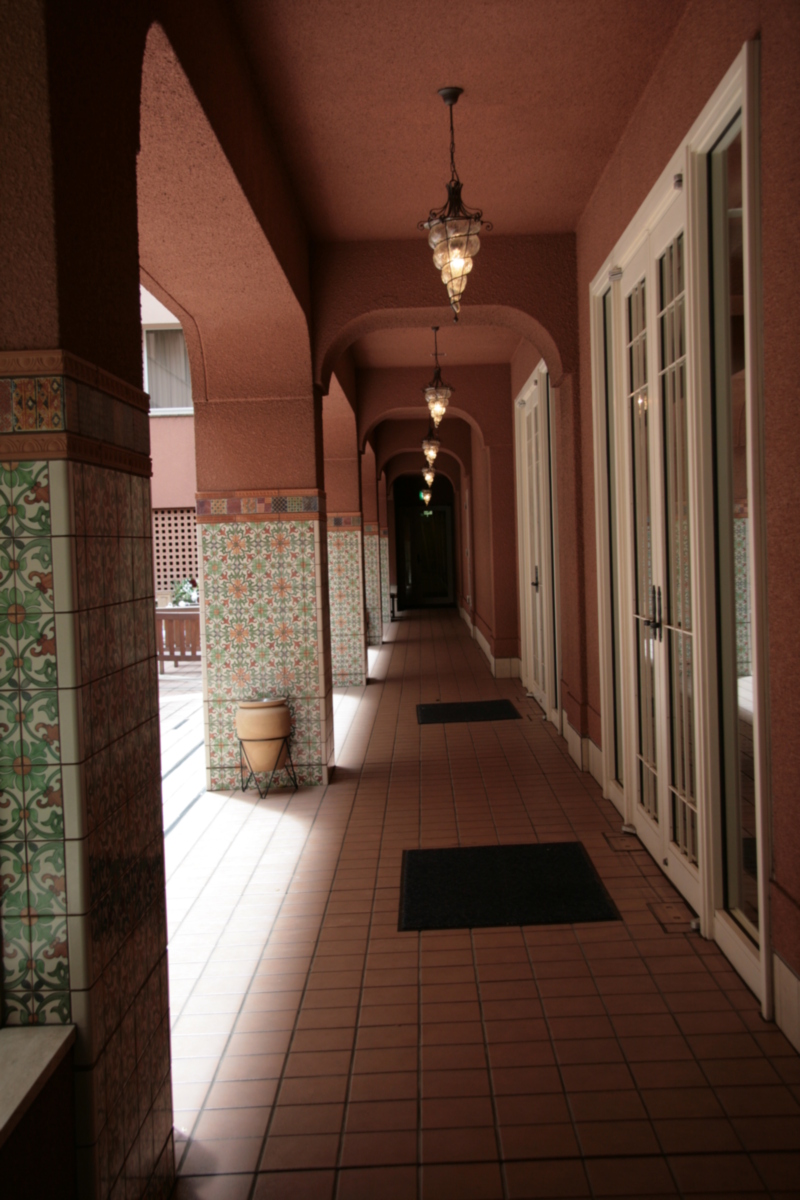 [Picture: Hotel corridor 2]