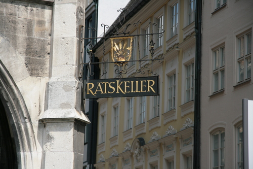 [Picture: Ratskeller]